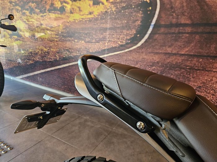 2024 Triumph Scrambler 400 X Scrambler White