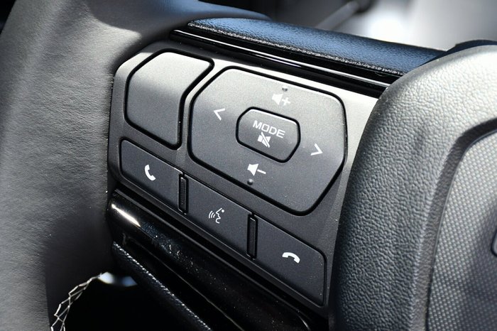 2025 Isuzu D-MAX BLADE