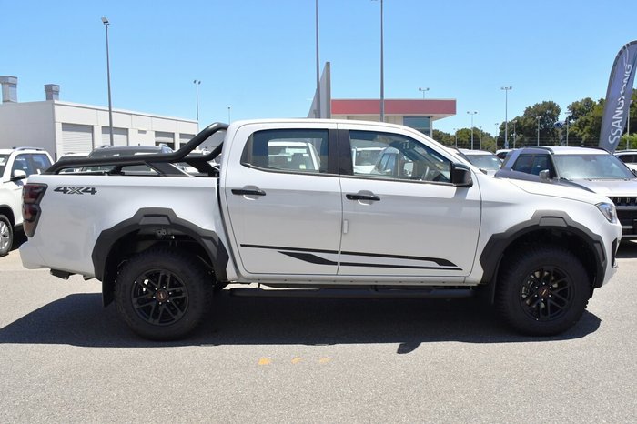 2025 Isuzu D-MAX BLADE