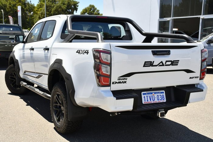 2025 Isuzu D-MAX BLADE