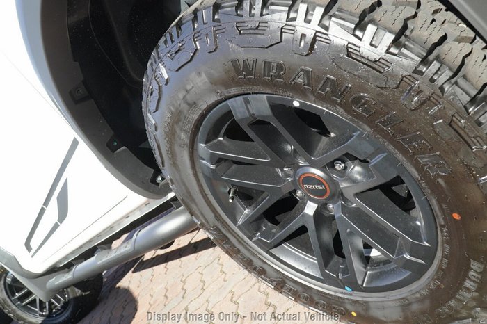 2025 Isuzu D-MAX BLADE