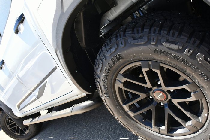 2025 Isuzu D-MAX BLADE