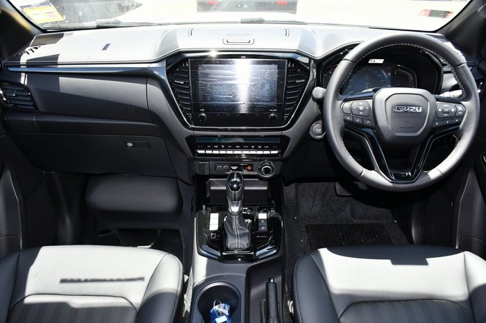 2025 Isuzu D-MAX BLADE