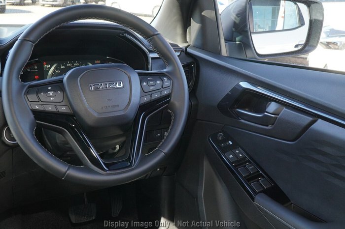 2025 Isuzu D-MAX BLADE