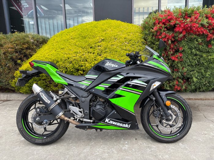 2017 Kawasaki NINJA 300 Green