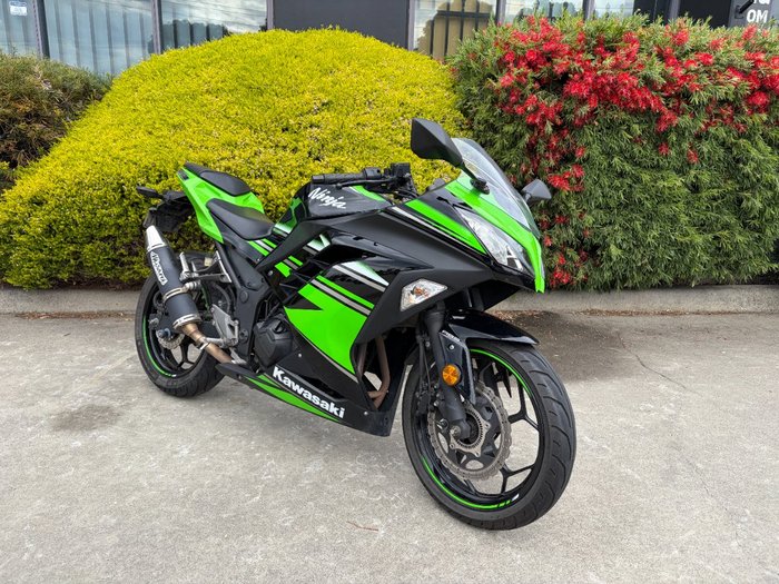 2017 Kawasaki NINJA 300 Green