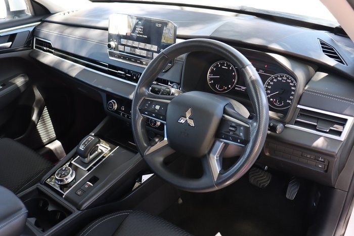 2021 Mitsubishi Outlander ES