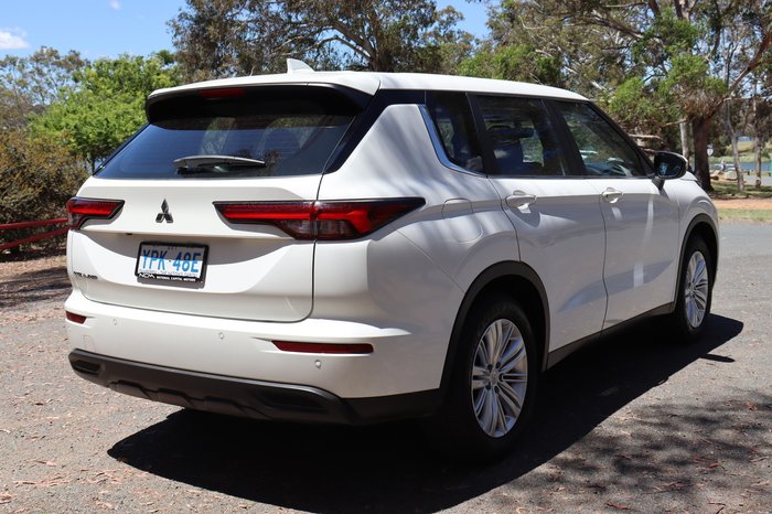 2021 Mitsubishi Outlander ES