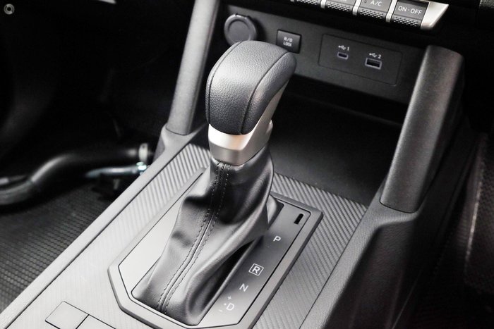 2025 Mitsubishi Triton GLX+