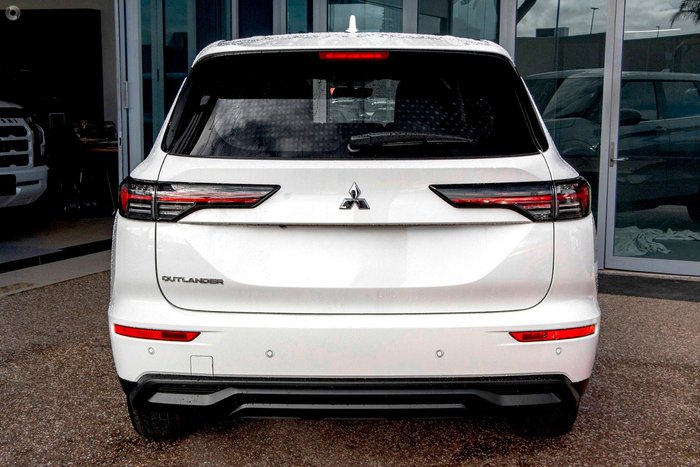 2025 Mitsubishi Outlander ES