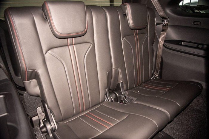 2025 Isuzu MU-X X-TERRAIN