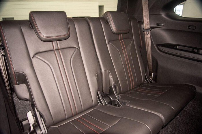 2025 Isuzu MU-X X-TERRAIN