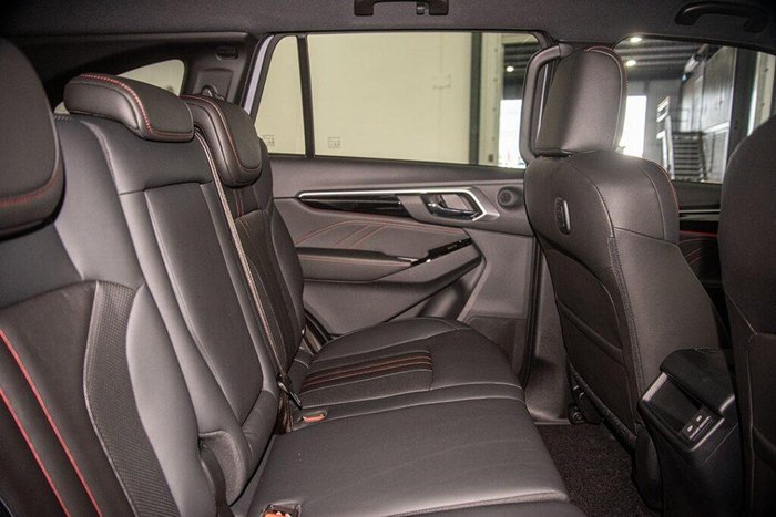 2025 Isuzu MU-X X-TERRAIN