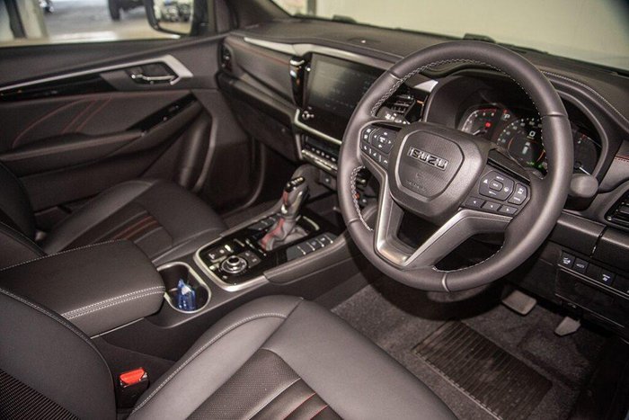 2025 Isuzu MU-X X-TERRAIN