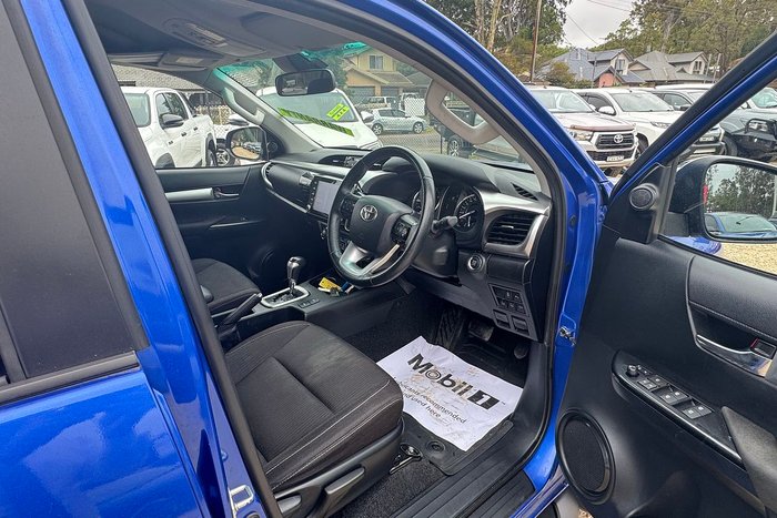 2023 Toyota Hilux SR5