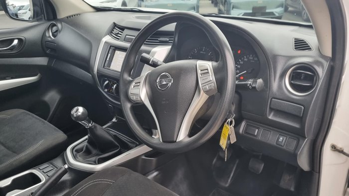 2019 Nissan Navara RX