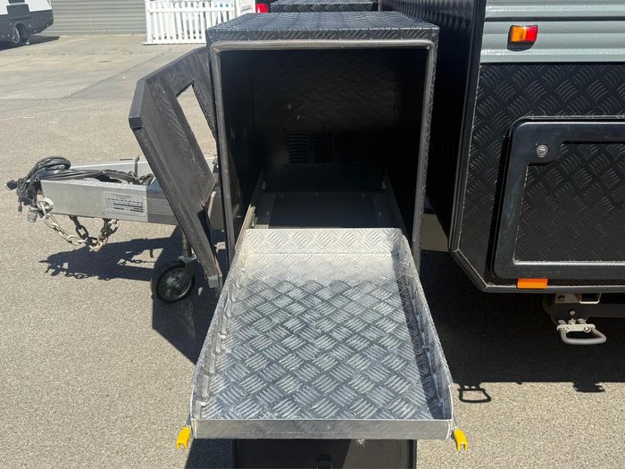 2022 JB Caravans 19'6 Dirt Roader Xtreme