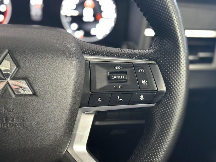 2022 Mitsubishi Outlander Exceed