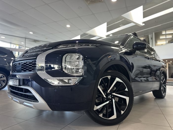 2022 Mitsubishi Outlander Exceed