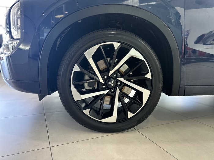 2022 Mitsubishi Outlander Exceed