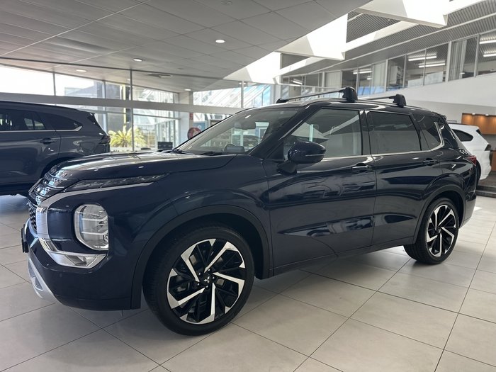 2022 Mitsubishi Outlander Exceed