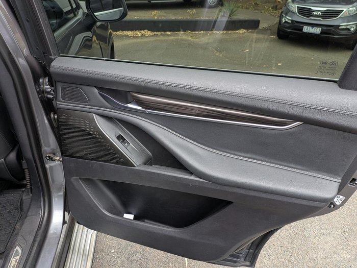 2021 LDV D90 Executive