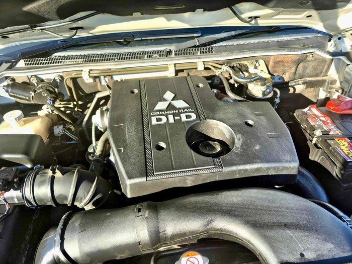 2016 Mitsubishi Pajero GLS