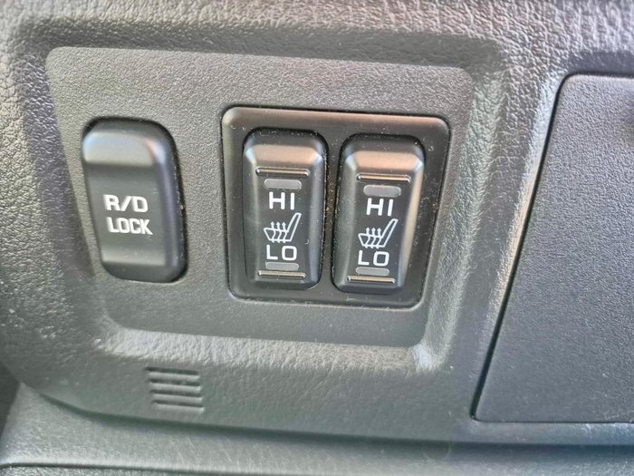 2016 Mitsubishi Pajero GLS