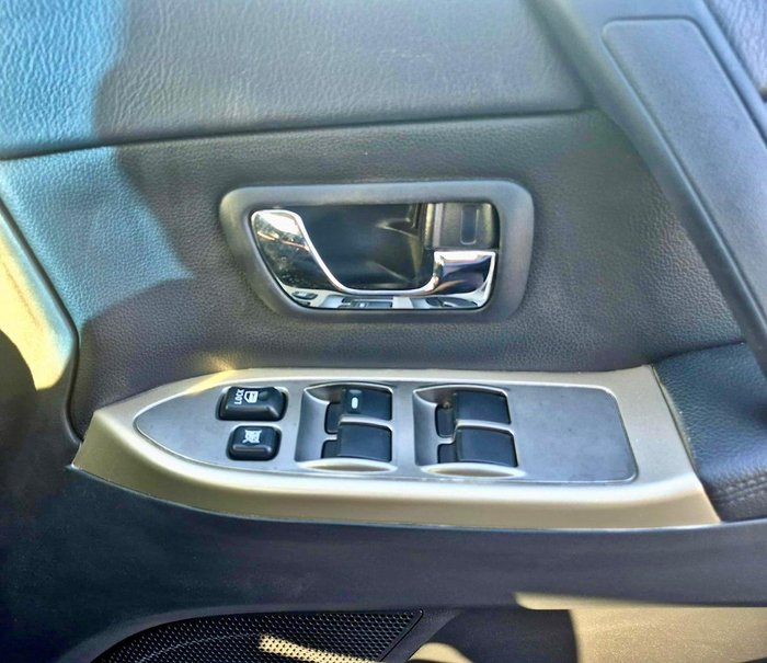 2016 Mitsubishi Pajero GLS