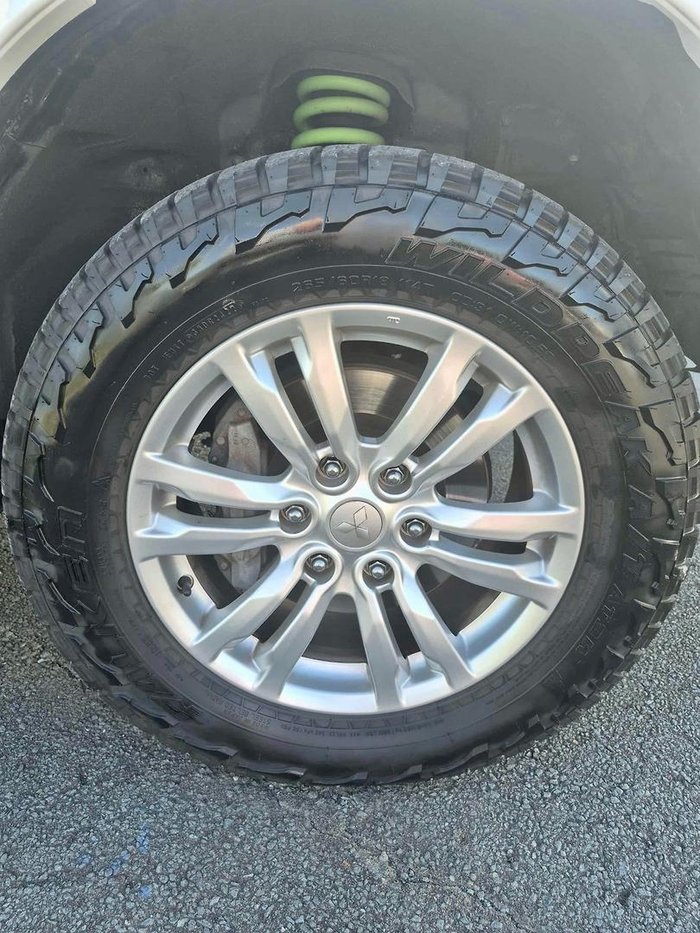 2016 Mitsubishi Pajero GLS