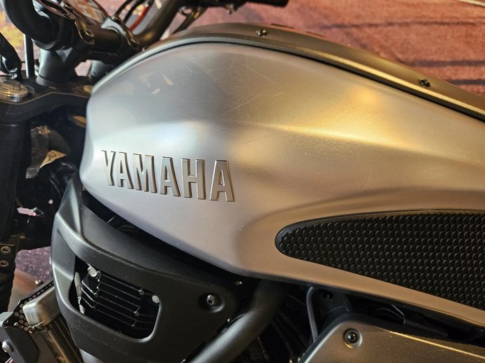 2016 Yamaha XSR700 (MTM660LA) XSR Silver