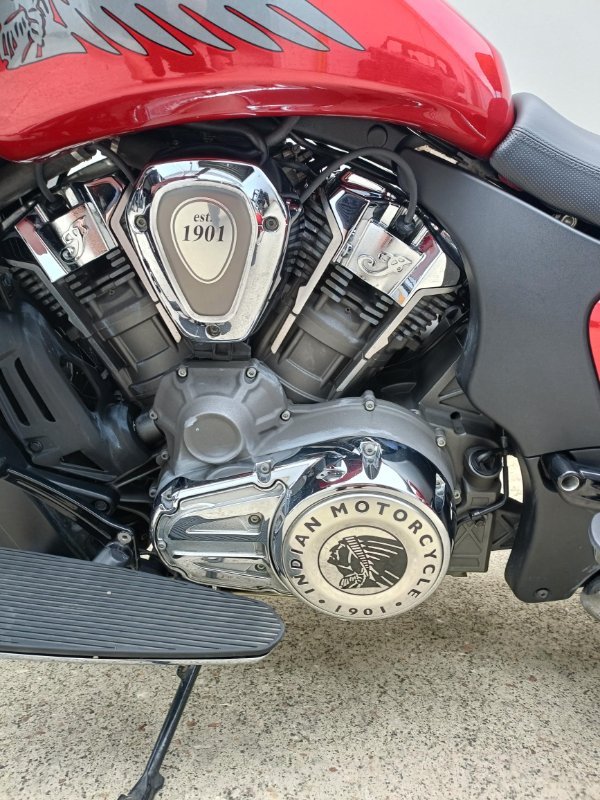 2021 INDIAN CHALLENGER LIMITED INDY RED