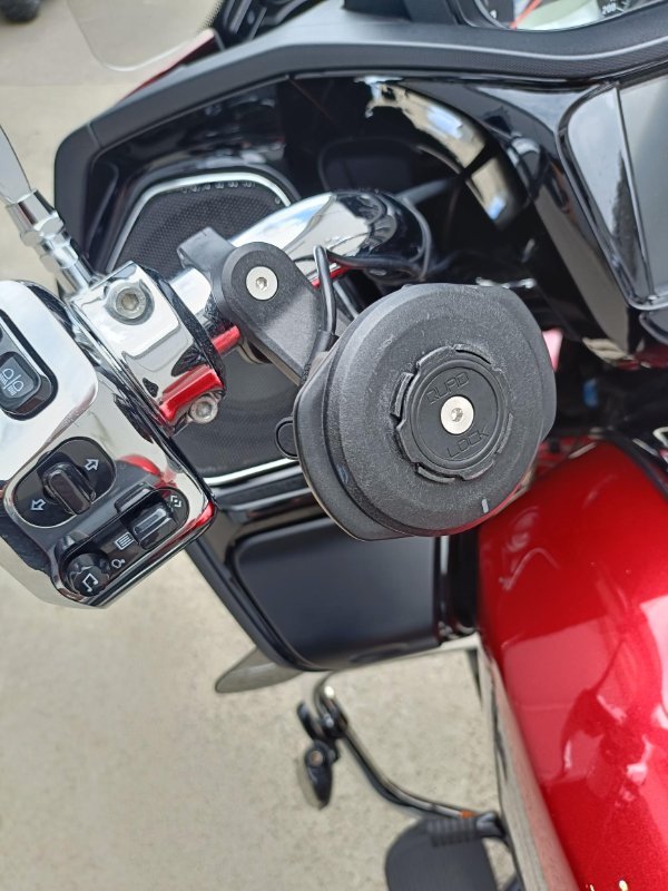 2021 INDIAN CHALLENGER LIMITED INDY RED