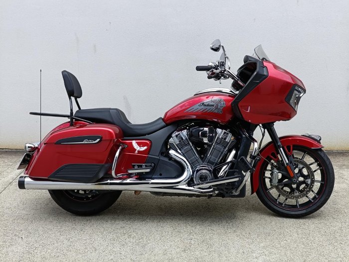 2021 INDIAN CHALLENGER LIMITED INDY RED