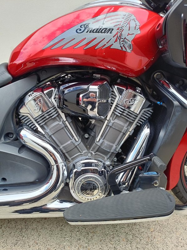 2021 INDIAN CHALLENGER LIMITED INDY RED