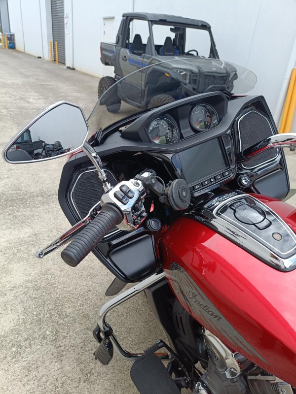 2021 INDIAN CHALLENGER LIMITED INDY RED