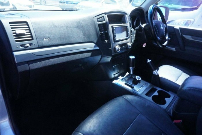 2011 Mitsubishi Pajero Exceed