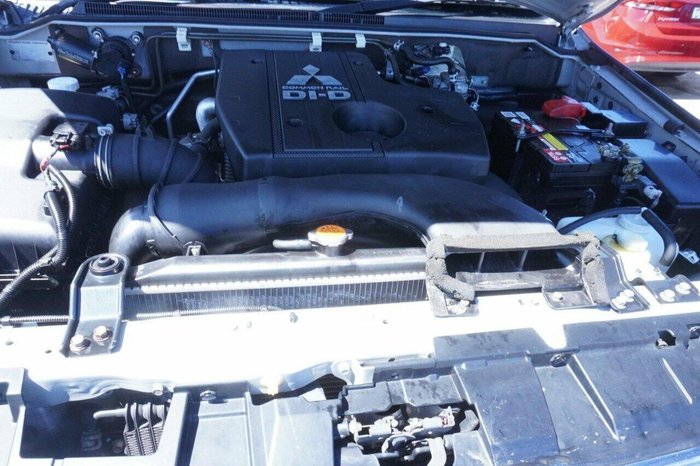 2011 Mitsubishi Pajero Exceed