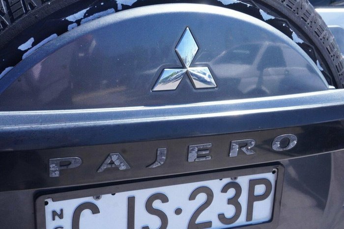 2011 Mitsubishi Pajero Exceed