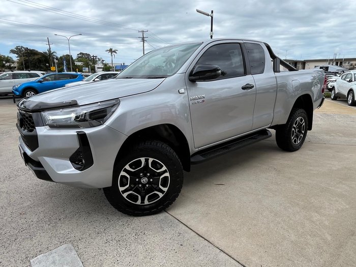 2024 Toyota Hilux SR5