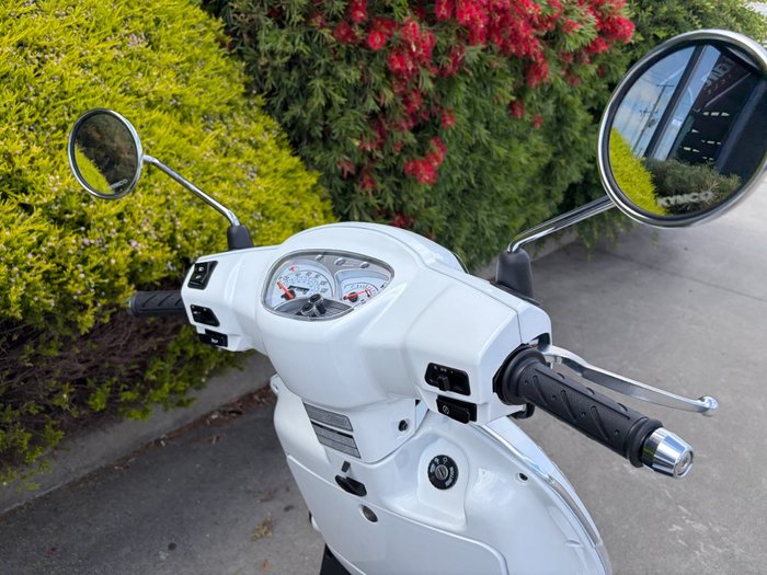 2025 Kymco LIKE 125 White
