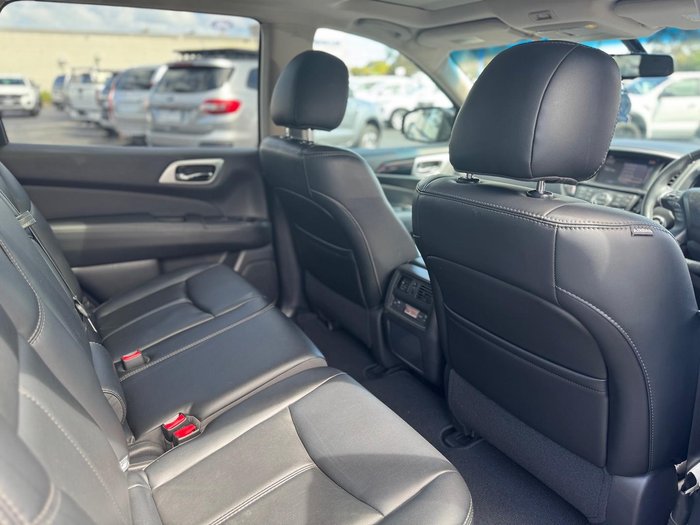 2016 Nissan Pathfinder ST-L