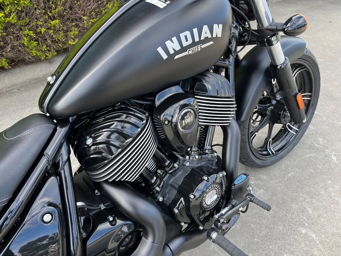 2024 Indian CHIEF DARK HORSE Black