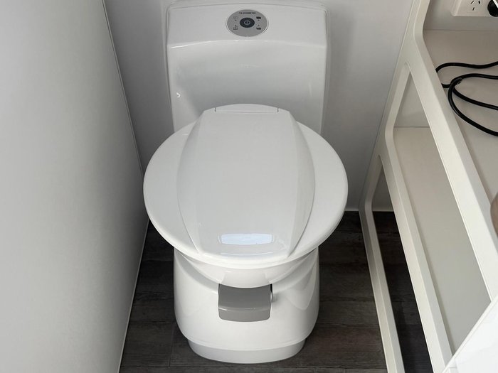 2025 JB Caravans 19'6 Dirt Roader Rd Cafe