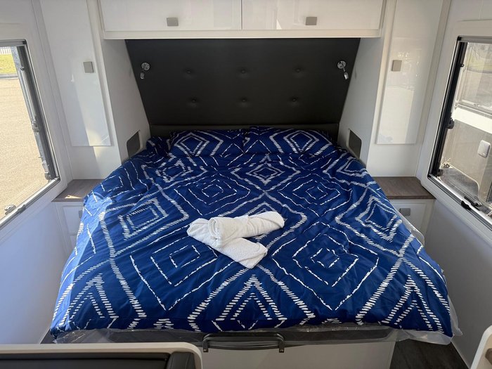 2025 JB Caravans 19'6 Dirt Roader Rd Cafe