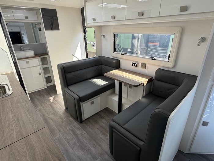 2025 JB Caravans 19'6 Dirt Roader Rd Cafe