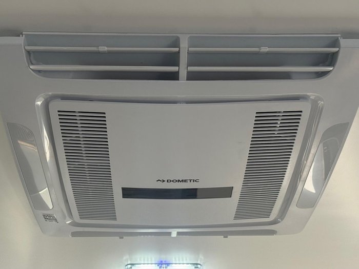 2025 JB Caravans 19'6 Dirt Roader Rd Cafe