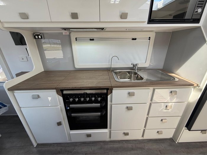 2025 JB Caravans 19'6 Dirt Roader Rd Cafe