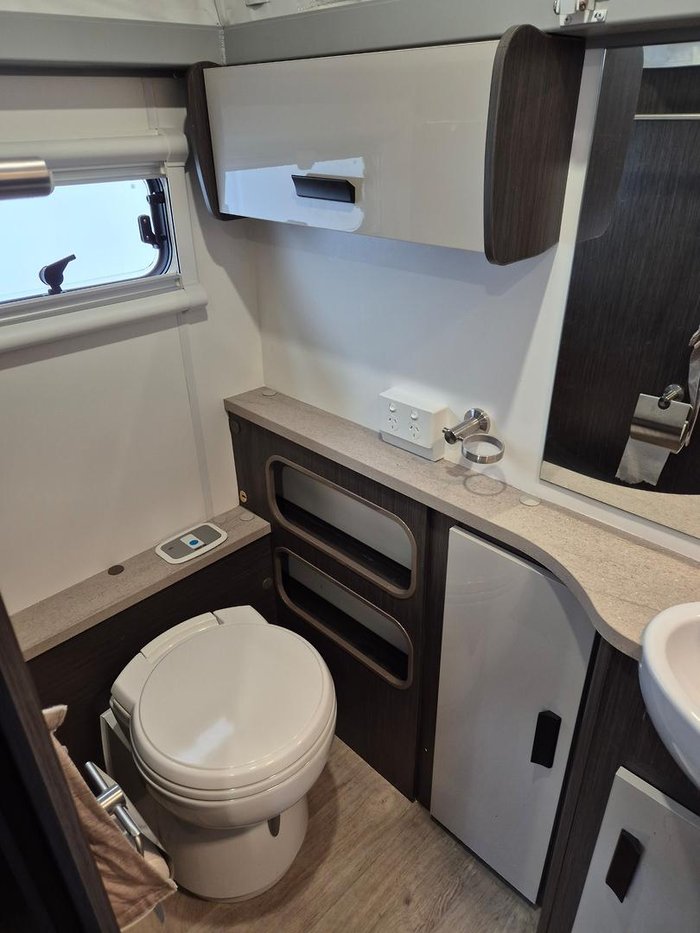 2021 Jayco Journey Outback Poptop Separate Toilet And Shower!
