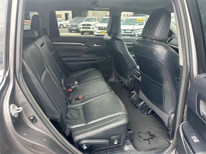 2014 TOYOTA KLUGER GRANDE (4x2)